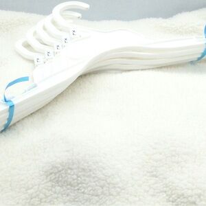 - Xtra large shirt hangers bundle of 5 .